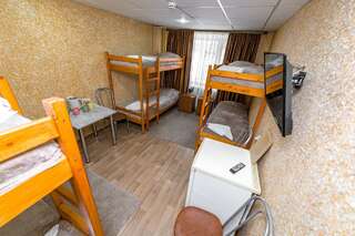 Гостиница Север Плюс Ноябрьск Кровать в 6-местном общем номере-2